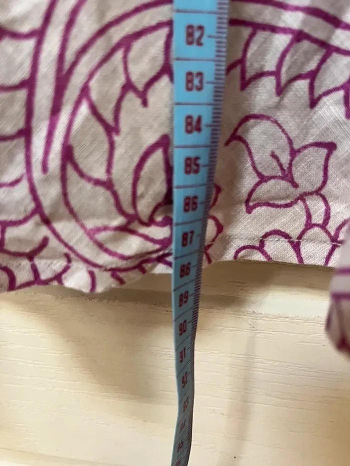 Très jolie Robe en Lin, se resserre sous la poitrine, grise à motif couleur lilas  -Taille - photo numéro 6
