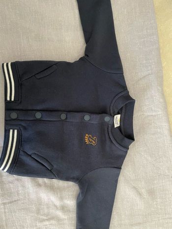 Blouson NEUF taille 9 mois