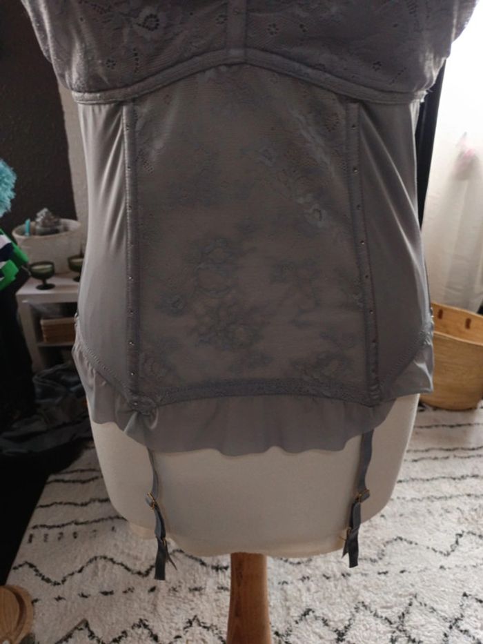 Corset push -up taille 105C neuf Promise - photo numéro 3