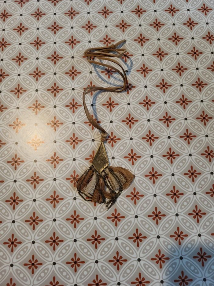 Collier reglable pompon