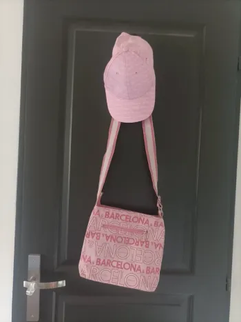 Sac bandoulière banane + casquette Barcelone