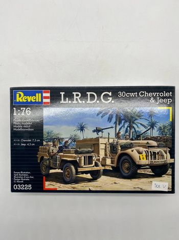 Revell maquette lrdg Chevrolet & jeep