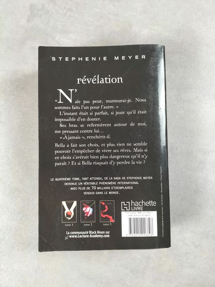 Livre – Révélation (Tome 4, Twilight) de Stephenie Meyer - photo numéro 2