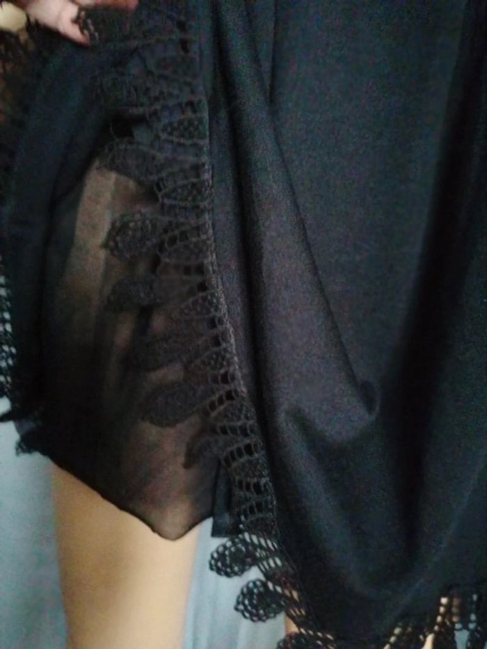 Robe noire broderie et perles M.L - photo numéro 5