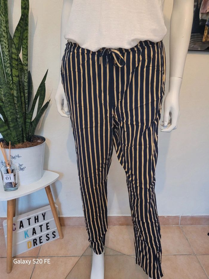 Pantalon rayé Kiabi
