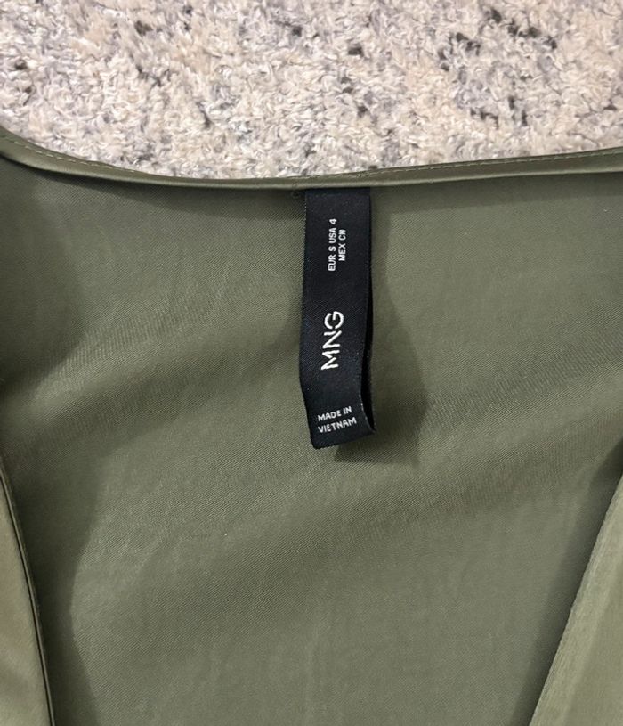 Robe satinée vert kaki Mango femme taille S - FR36 - W26 - photo numéro 4