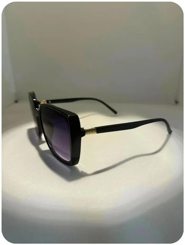Lunettes de soleil - photo numéro 2