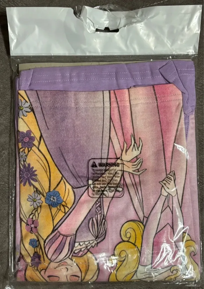 Pyjama 2 pièces Princesses taille 8 ans Disney - photo numéro 4