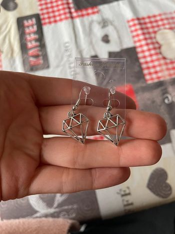 Boucles d’oreilles diamants couleur argent