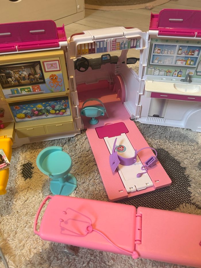 Barbie ambulance - photo numéro 5