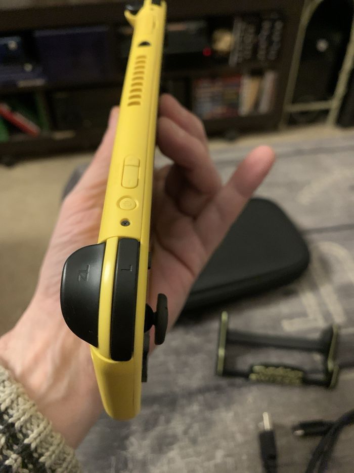 NINTENDO SWITCH LITE Jaune Optimisé 128Go - photo numéro 4