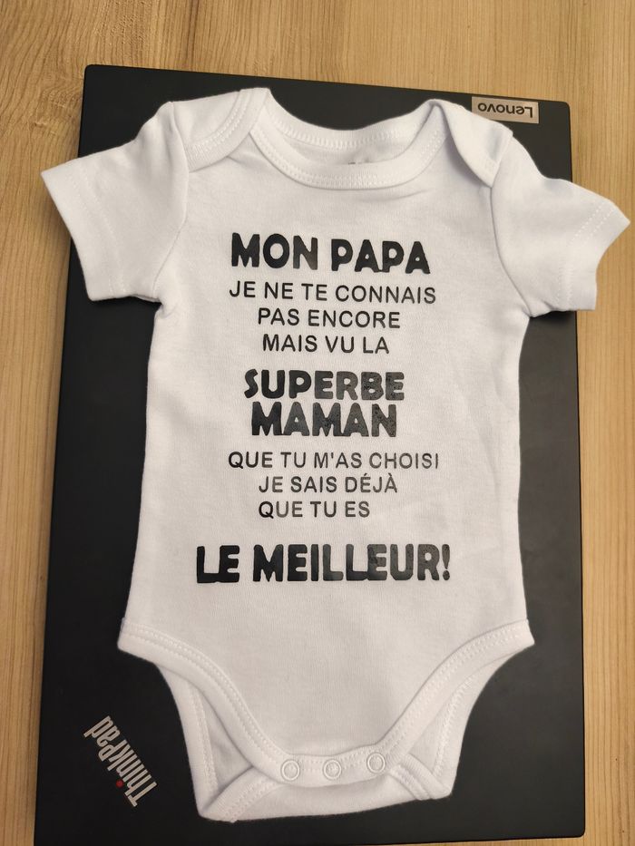 Bodie annonce grossesse cadeau surprise papa - photo numéro 2