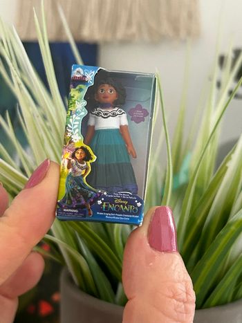 Poupée, miniature Mirabel Madrigal , Encanto de Disney 