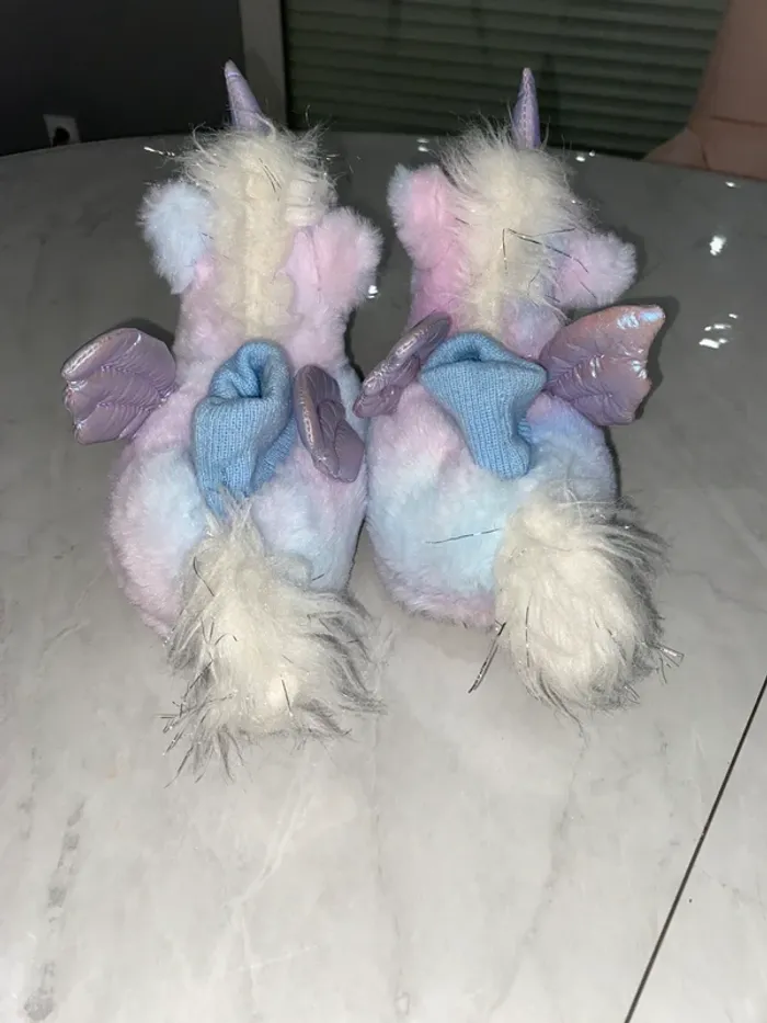 Chaussons peluche licorne - photo numéro 3