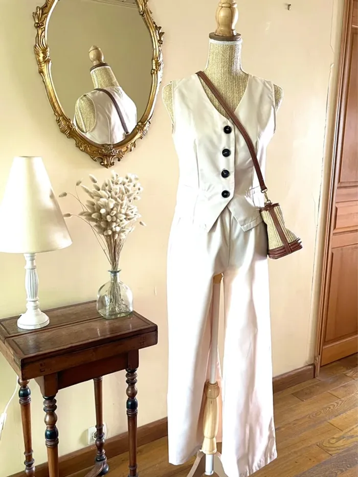 Sublime Ensemble Élégant Écru Neuf - Top & Pantalon - Taille S/M - photo numéro 3