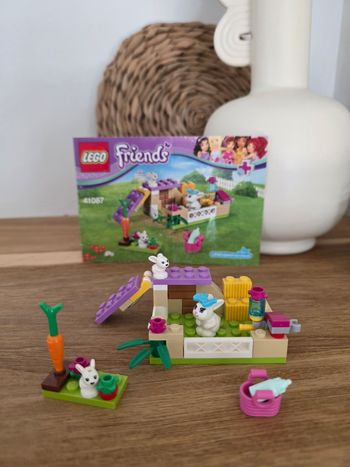 Lego friends 41087
Les bébés lapins et leur maman
Excellent état
Complet
Ce set n'est plus fabriqué par Lego.
Pièce de Collection