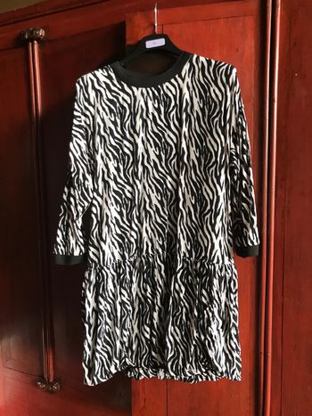 Zara robe vestido noir et blanche. Taille M