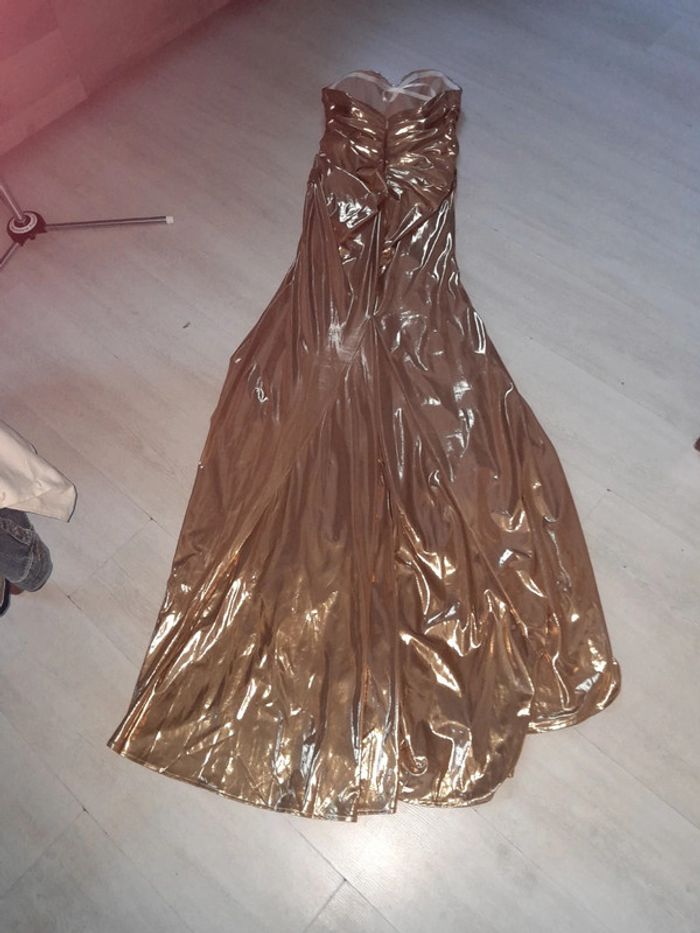 Très belle robe de cérémonie modèle zapaka noté eu 42 mais plutôt 40 - photo numéro 9
