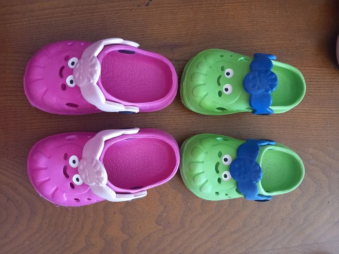 Lot 2 paires de crocs