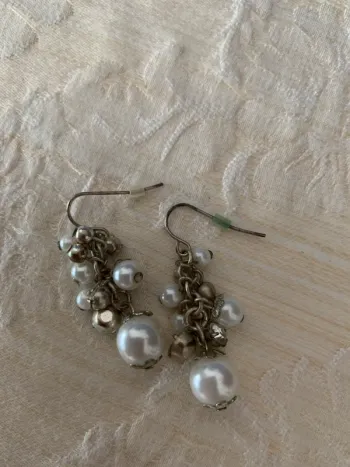 Boucles oreilles blanches fantaisie