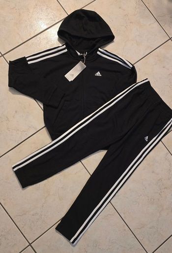 ( Neuf non porté)  🏷🥰 SUPERBE  survetement unisex adidas 10 ans 🥰😍