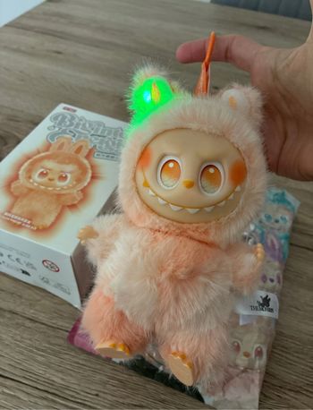 Labubu lumineux et musical