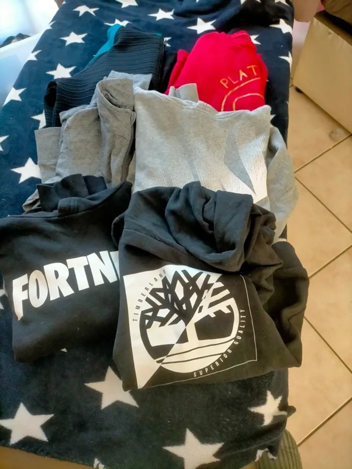 Lot de pulls 12 ans mixte