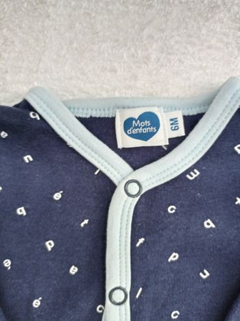 Pyjama pour garçon taille 6 mois marque mode enfance inscription l'alphabet dessus couleur bleu foncé