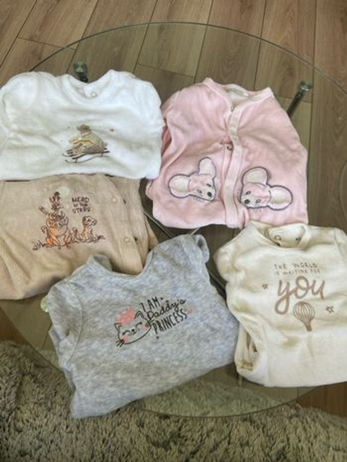 Pyjamas taille 1 mois