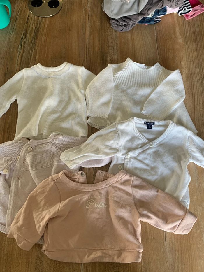 Lot de 5 pulls/ gilets fille 1 mois