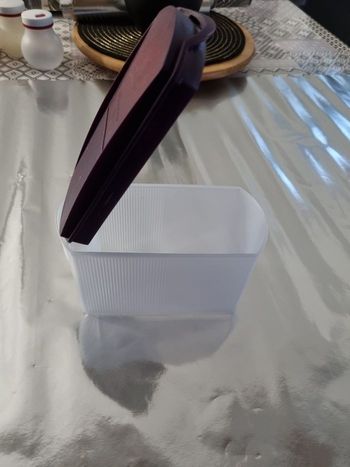 Boite placard tupperware