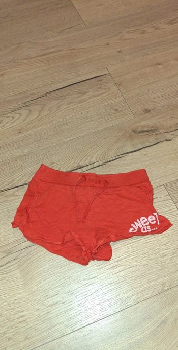 Short rouge fille 6 / 7 ans