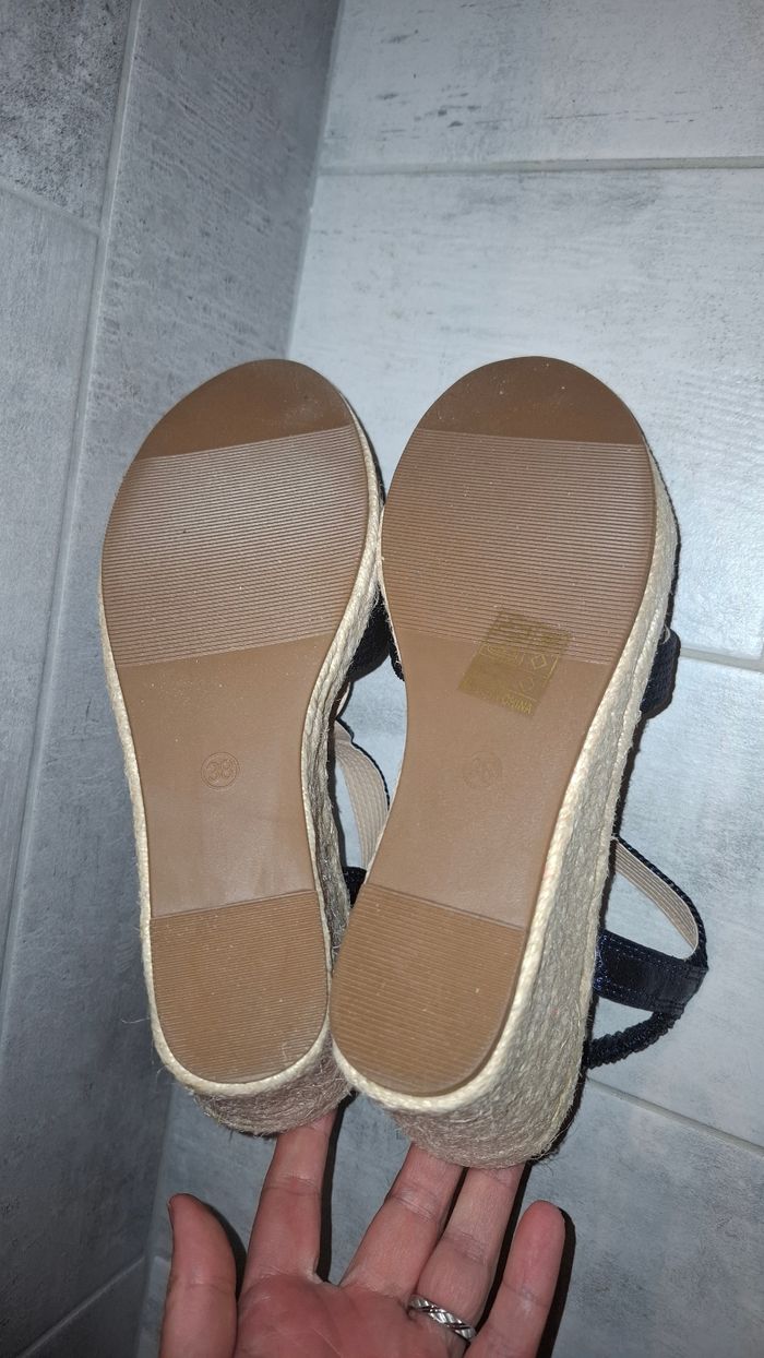 Chaussure bleu a talon - photo numéro 3