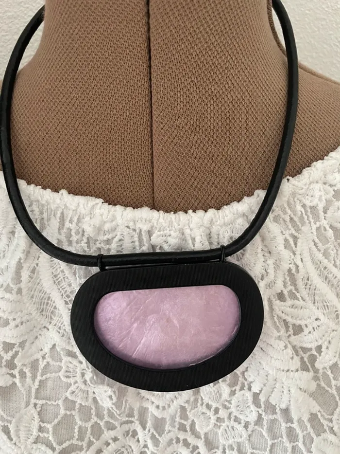 Collier noir et rose - photo numéro 3