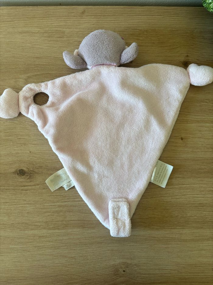 Doudou plat poupée fille kali Nina rose fleur  attache sucette noukies - photo numéro 3