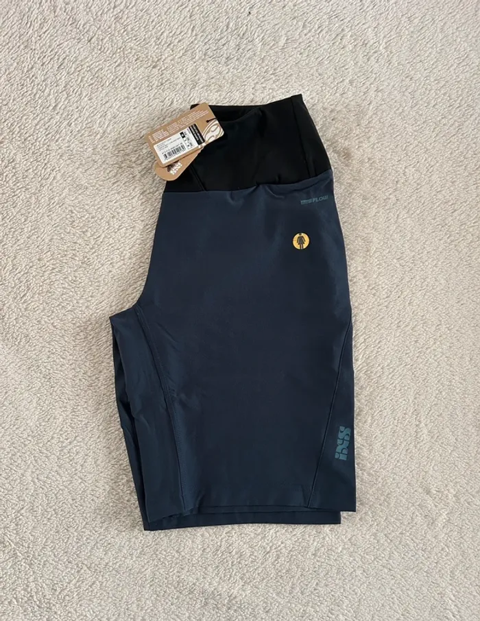Short IXS - photo numéro 3