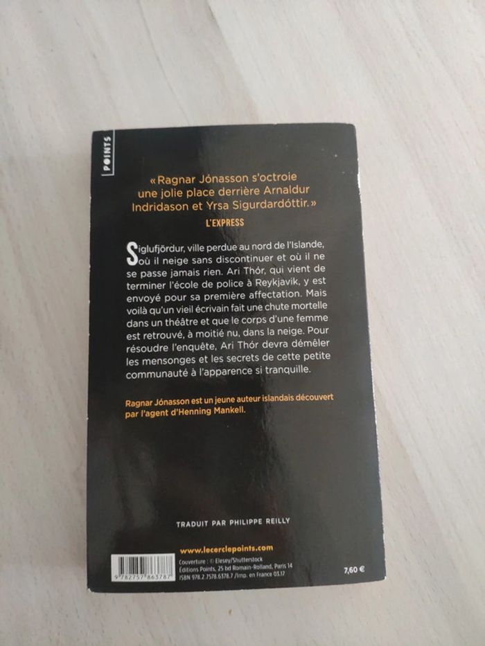 Livre poche Snjor Jonasson huis clos à l'islandaise - photo numéro 6