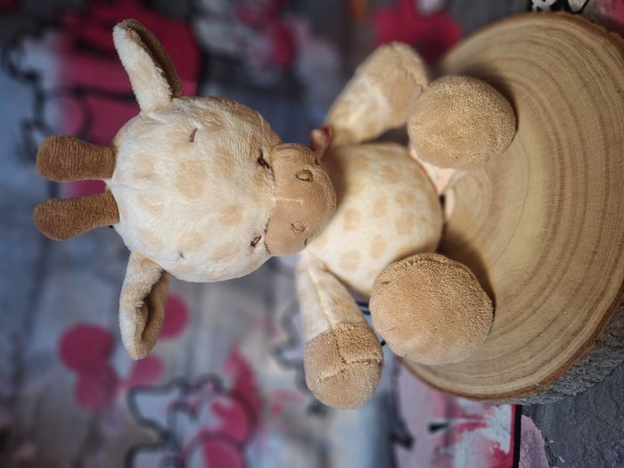 Doudou musical girafe nattou pour bébé mélodie