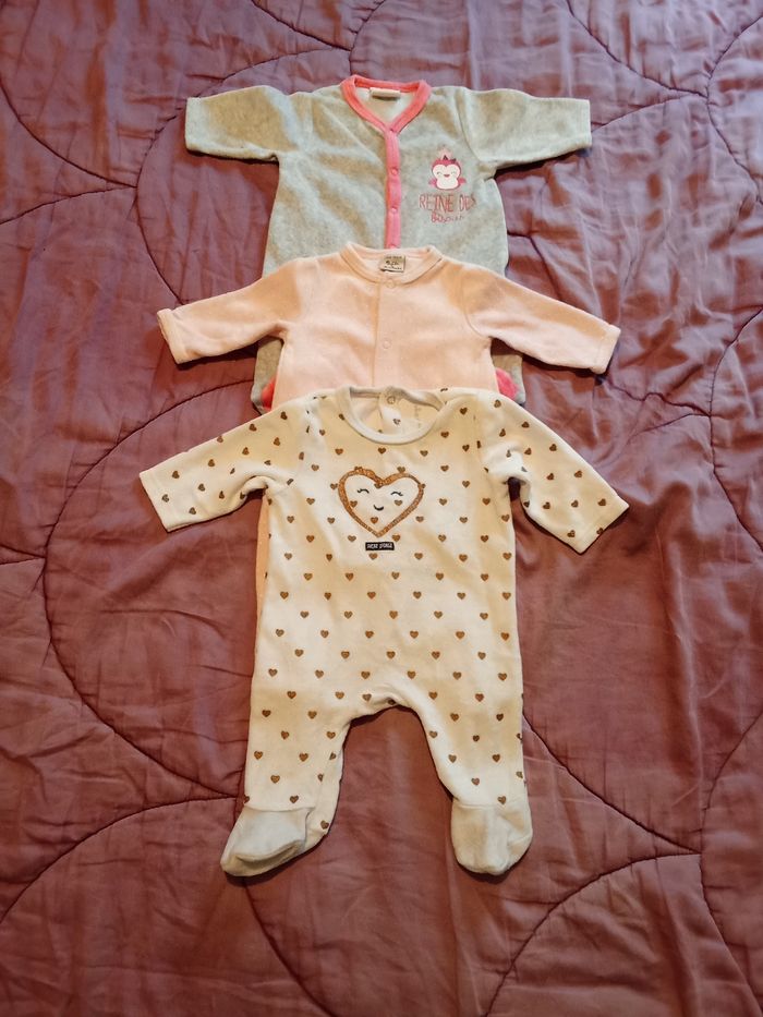 Lots pyjama taille 1 mois - photo numéro 6