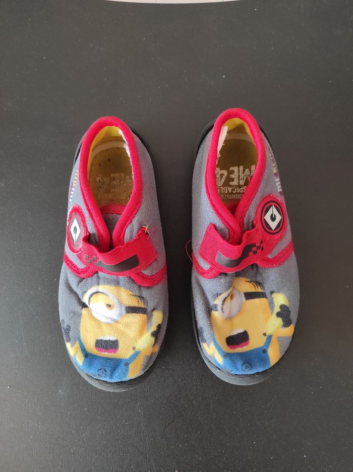 💛 Chaussons garçon – Pointure 27 – Les Minions – Bon état - photo numéro 2