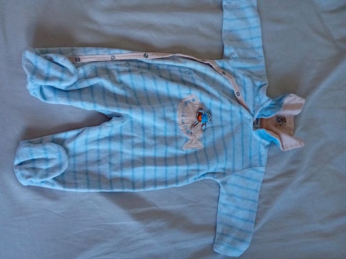 Lot pyjamas 6mois - photo numéro 2