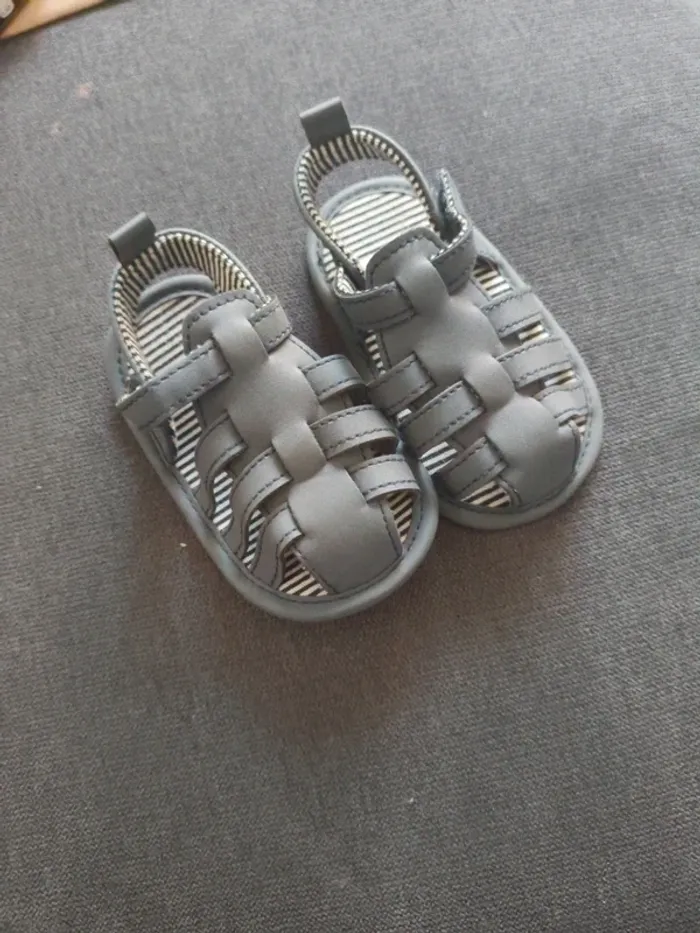 Sandales bébé garçon taille 20