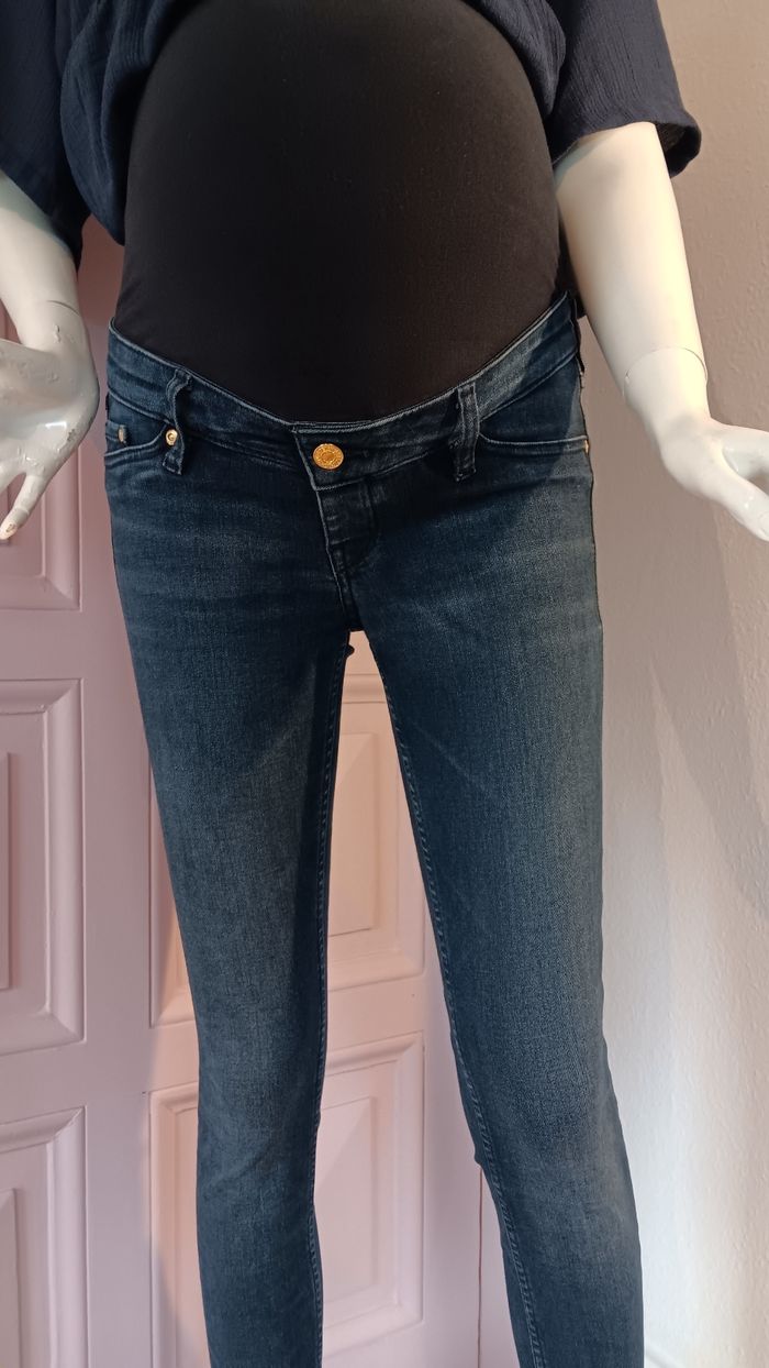 Lot vêtements de grossesse - photo numéro 3