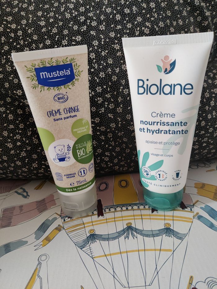 Lot de 2 produits Biolane et Mustela Bio - crème et change Neuf