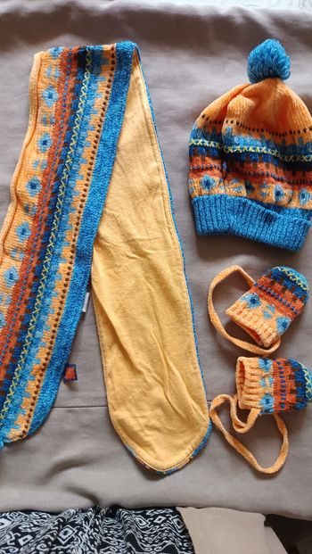 Lot écharpe gants bonnets