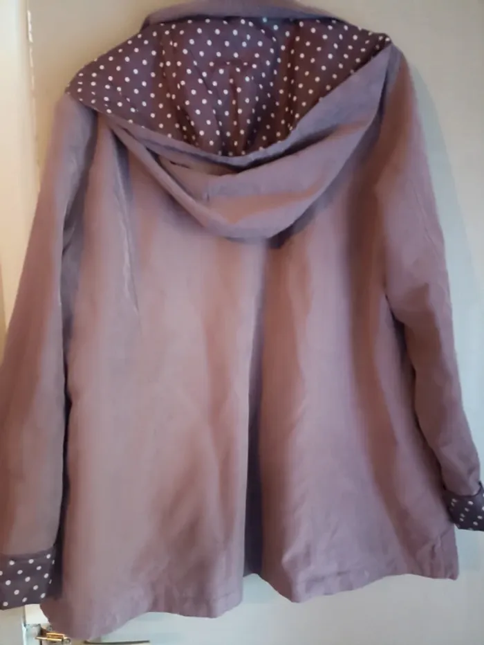 Jolie veste à capuche comme neuve - photo numéro 5