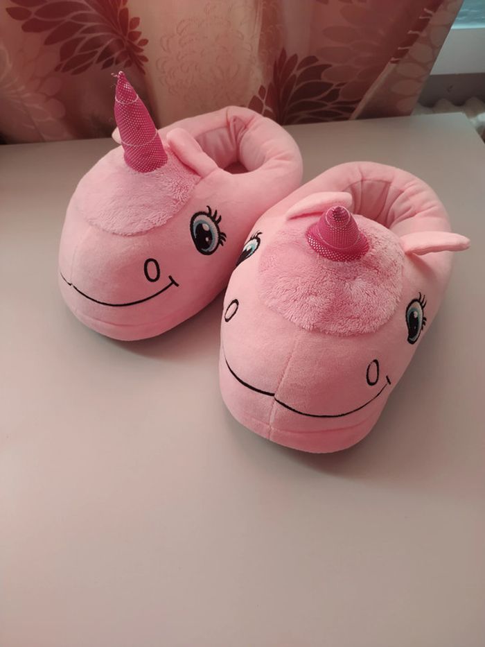 Paire de pantoufles/chaussons licornes mignonne neuve unisexe ! - photo numéro 6
