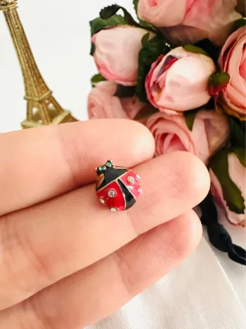 🐞Boucles d’oreilles Betsey Johnson – coccinelles émail & strass