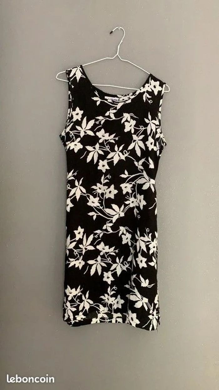 Robe Paradise Bay TS Noire à fleurs blanches Achat occasion