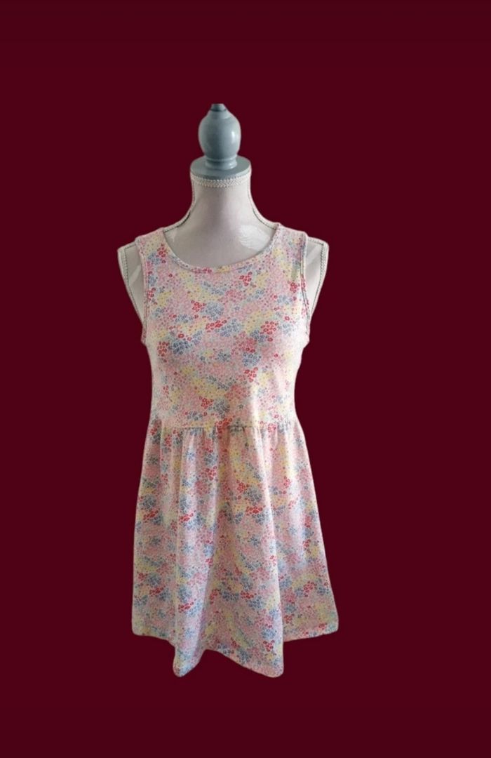 Robe blanche fleurie C&A taille 10 ans